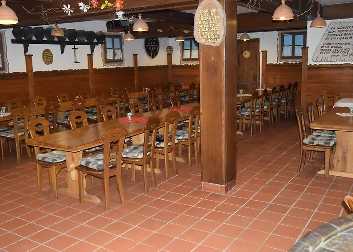 Farm Frank Ozmec Wine And Glamping Estate *