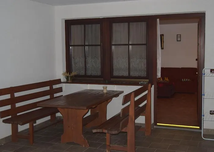 Farm Frank Ozmec Wine And Glamping Estate *