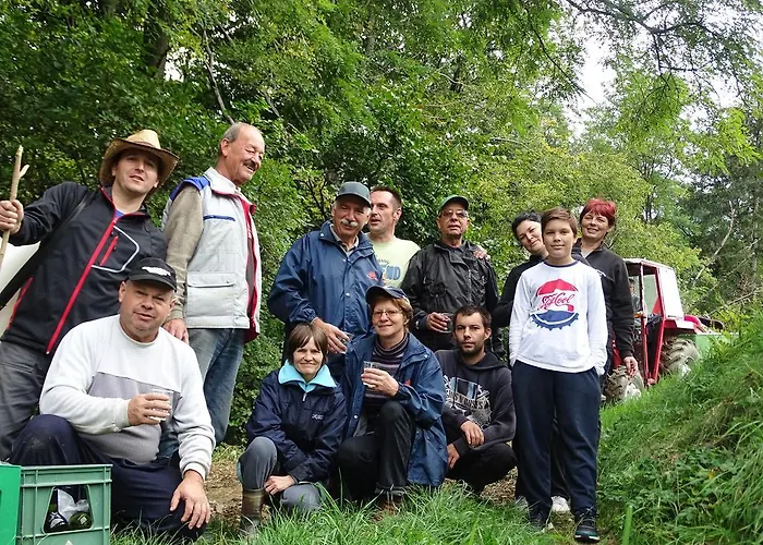 בית חווה Farm Frank Ozmec Wine And Glamping Estate
