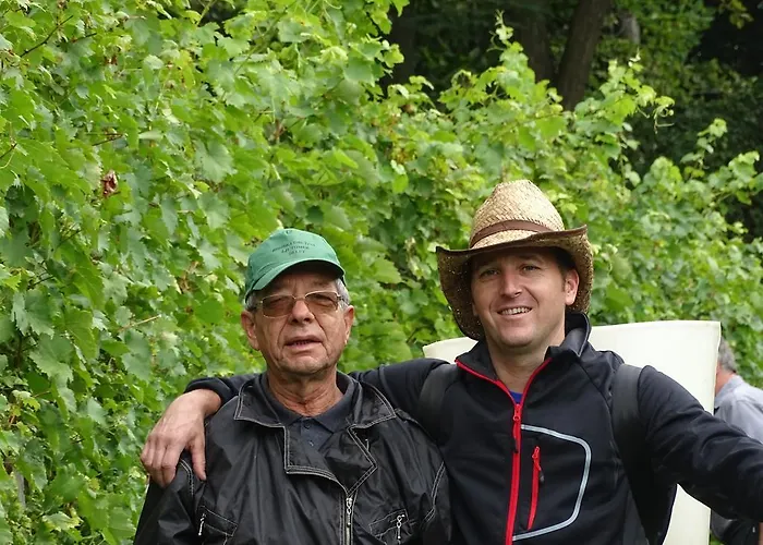 Farm Frank Ozmec Wine And Glamping Estate * ליוטומר